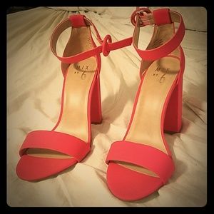 Woman's pink strap pump